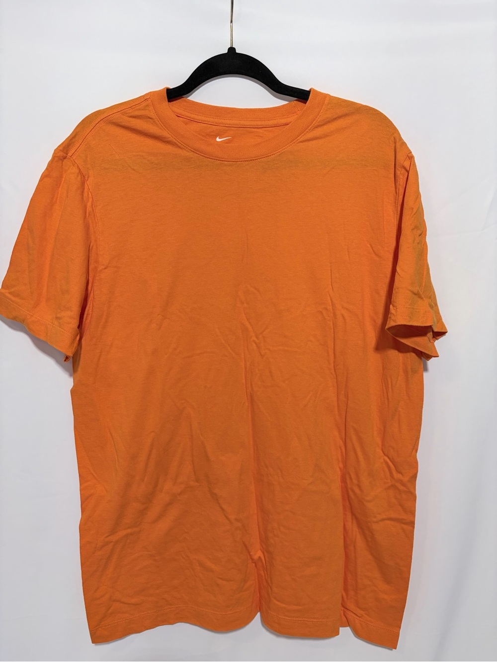 NEW Nike The Nike Tee Orange Short Sleeve T-Shirt Size M